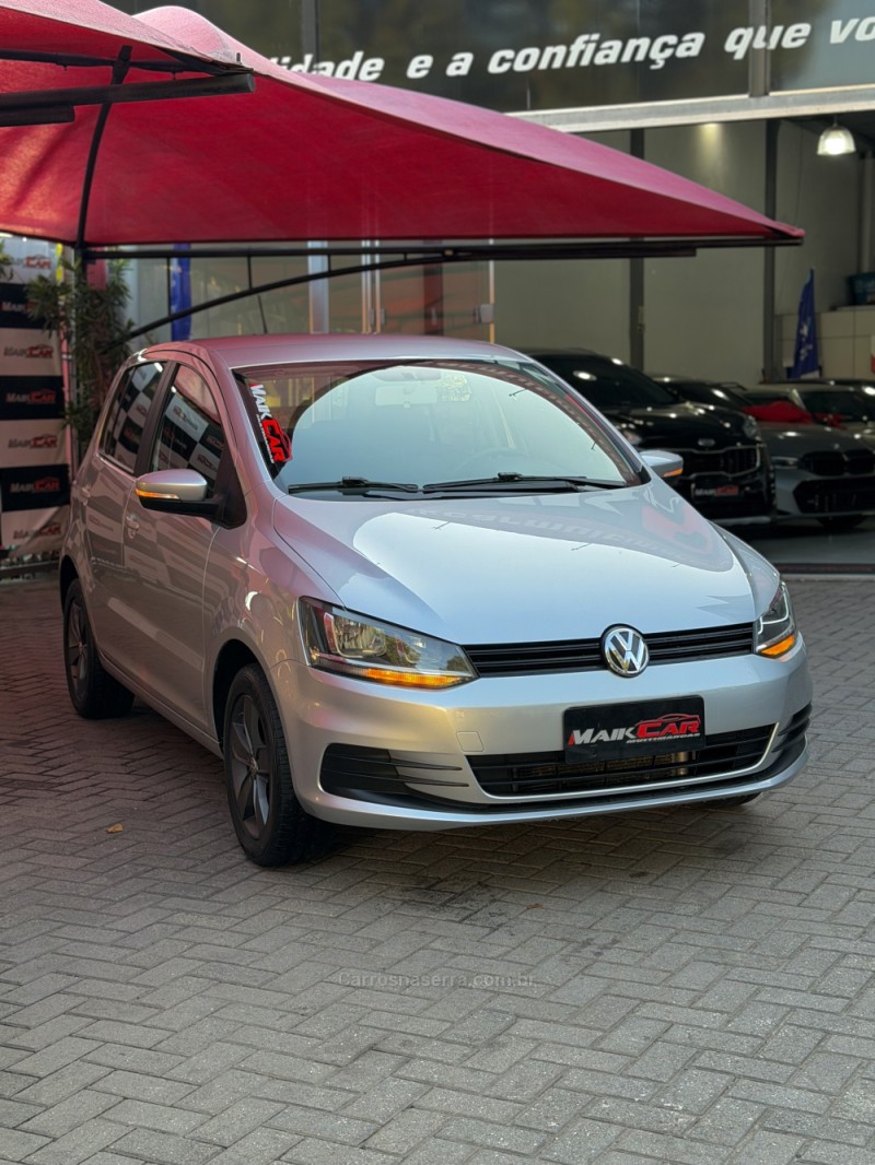 FOX 1.0 MI TRENDLINE 8V FLEX 4P MANUAL - 2015 - ESTâNCIA VELHA