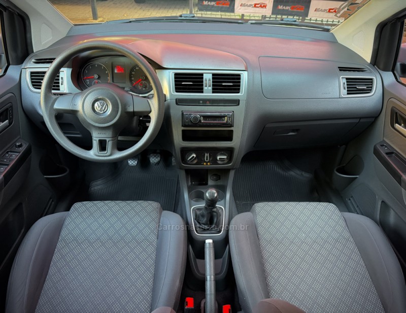 FOX 1.0 MI TRENDLINE 8V FLEX 4P MANUAL - 2015 - ESTâNCIA VELHA