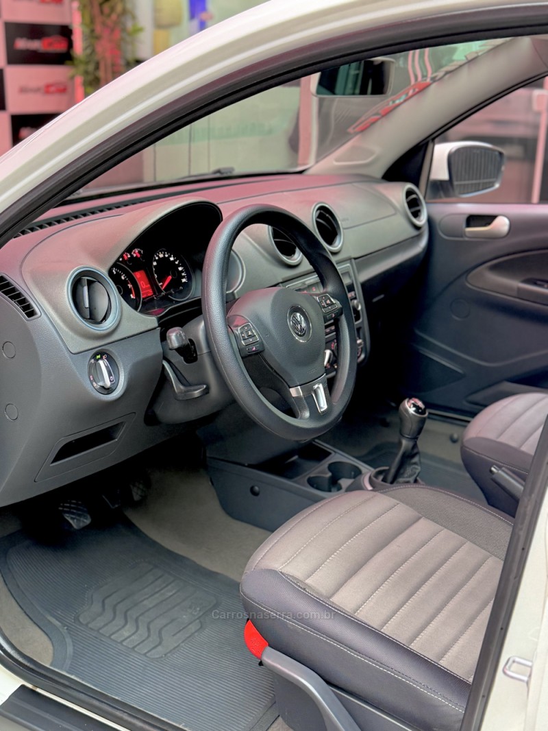 VOYAGE 1.6 MI HIGHLINE 8V FLEX 4P MANUAL - 2014 - ESTâNCIA VELHA