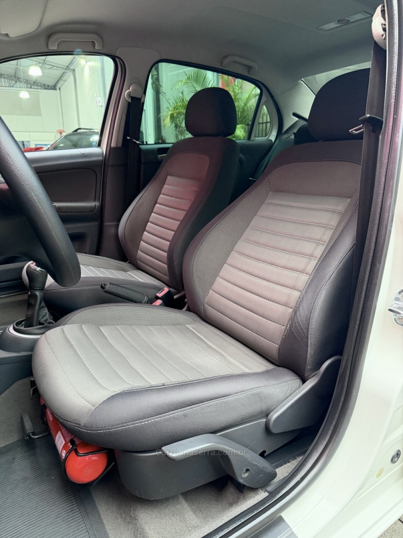 VOYAGE 1.6 MI HIGHLINE 8V FLEX 4P MANUAL - 2014 - ESTâNCIA VELHA