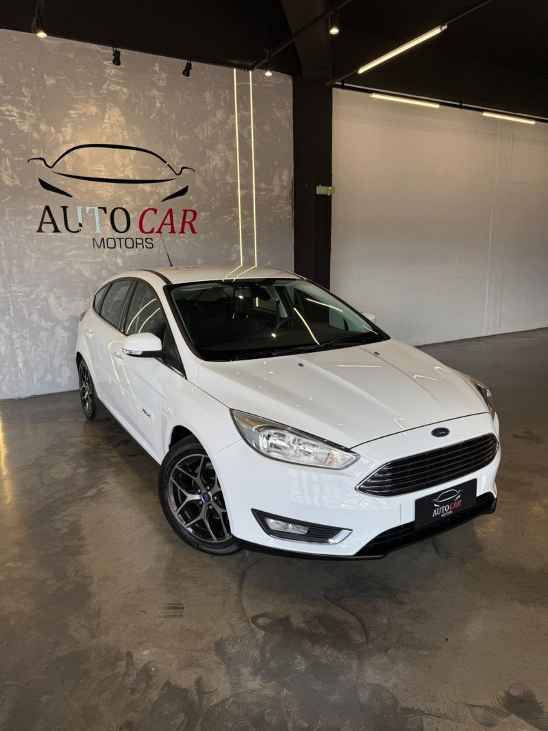 focus 2.0 titanium hatch 16v flex 4p automatico 2016 caxias do sul