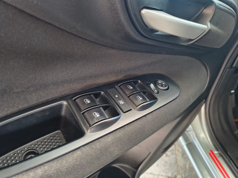 LINEA 1.8 ESSENCE 16V FLEX 4P MANUAL - 2016 - CAXIAS DO SUL