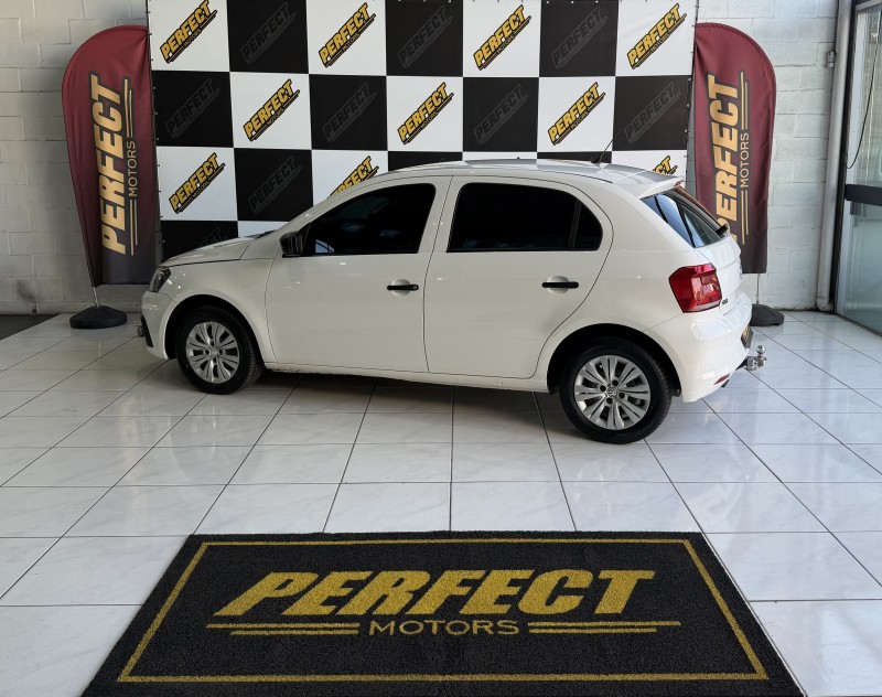 GOL 1.0 12V MPI TOTALFLEX TRENDLINE 4P MANUAL - 2018 - PORTãO