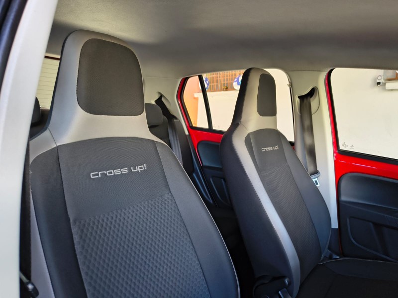 UP 1.0 CROSS T.FLEX 12V 4P MANUAL - 2015 - CAXIAS DO SUL