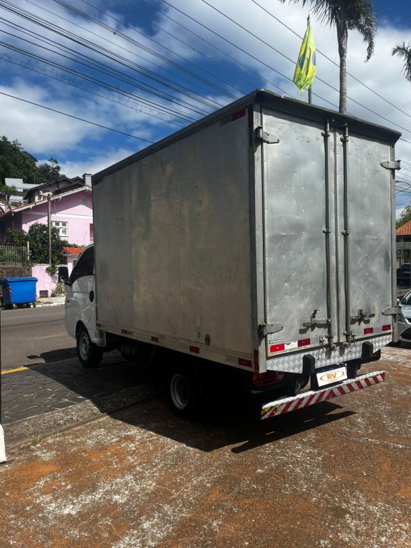 HR 2.5 TCI HD BAU 4X2 8V 97CV TURBO INTERCOOLER DIESEL 2P MANUAL - 2010 - CARLOS BARBOSA