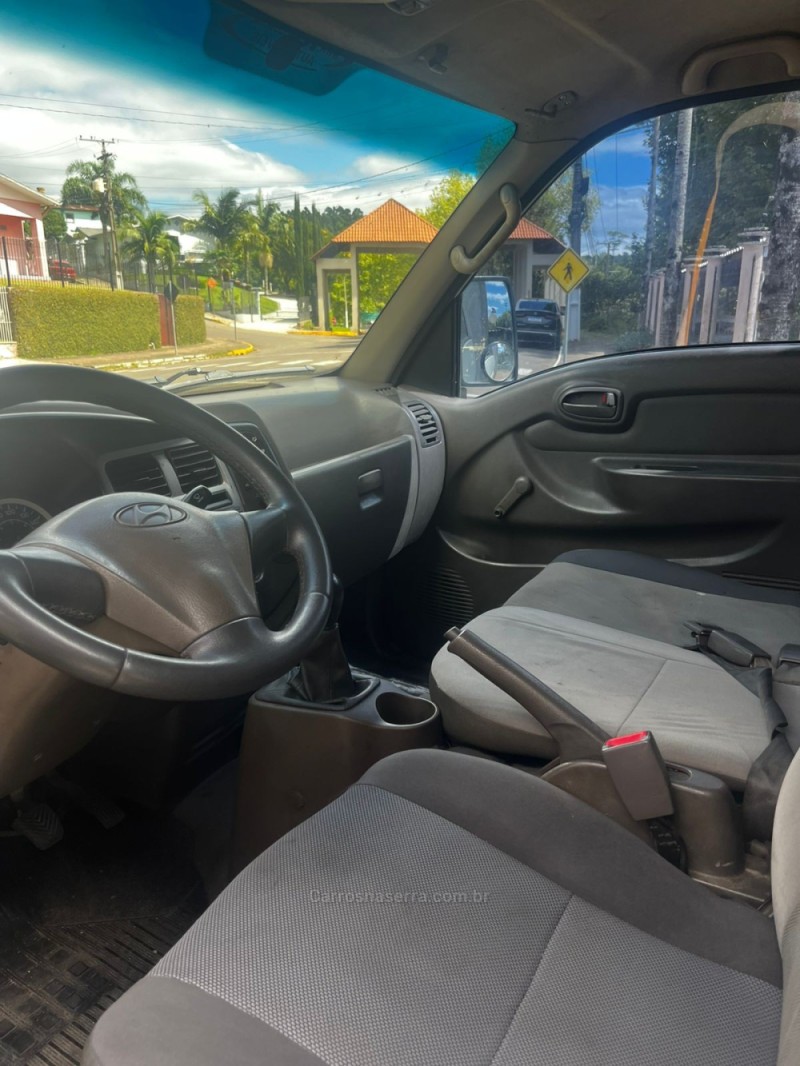HR 2.5 TCI HD BAU 4X2 8V 97CV TURBO INTERCOOLER DIESEL 2P MANUAL - 2010 - CARLOS BARBOSA