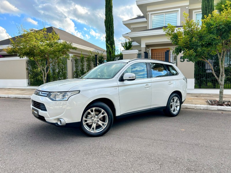 outlander 3.0 gt 4x4 v6 24v gasolina 4p automatico 2014 bento goncalves