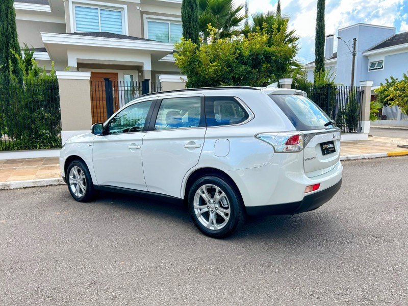 OUTLANDER 3.0 GT 4X4 V6 24V GASOLINA 4P AUTOMÁTICO - 2014 - BENTO GONçALVES