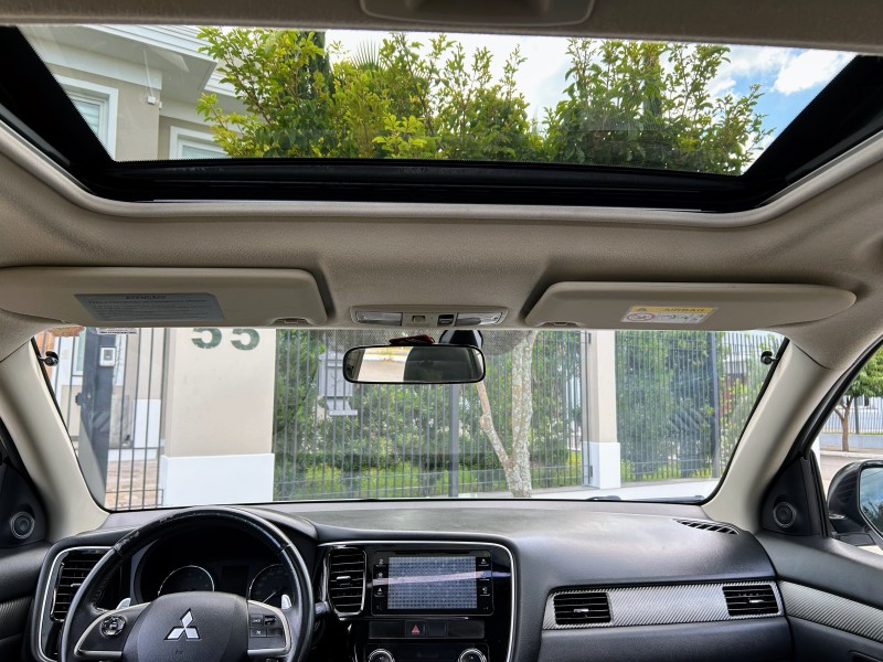 OUTLANDER 3.0 GT 4X4 V6 24V GASOLINA 4P AUTOMÁTICO - 2014 - BENTO GONçALVES