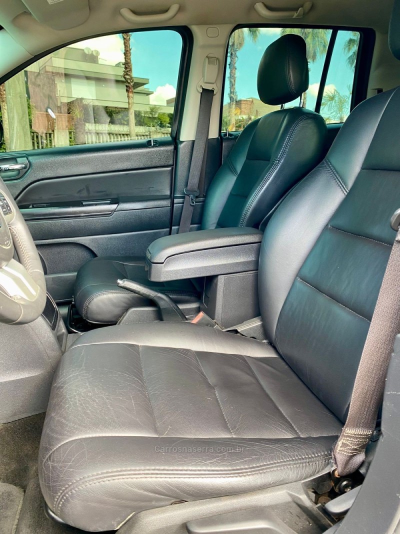 COMPASS 2.0 16V FLEX SPORT AUTOMÁTICO - 2014 - ESTâNCIA VELHA