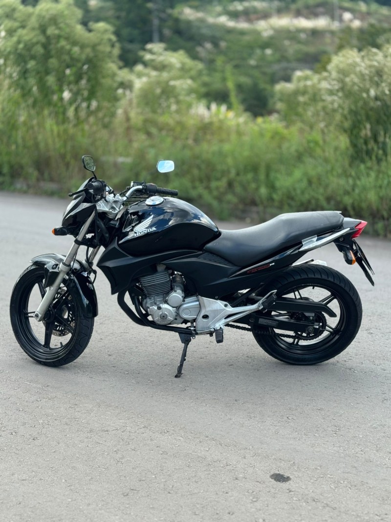 CB 300R  - 2011 - BENTO GONçALVES