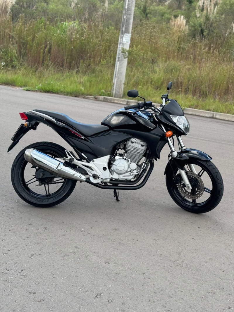 CB 300R  - 2011 - BENTO GONçALVES