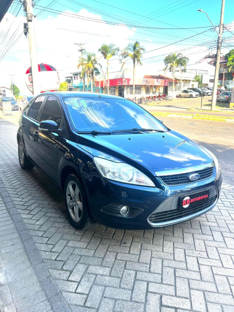 FOCUS 2.0 HA 16V GASOLINA 4P MANUAL - 2011 - PAROBé