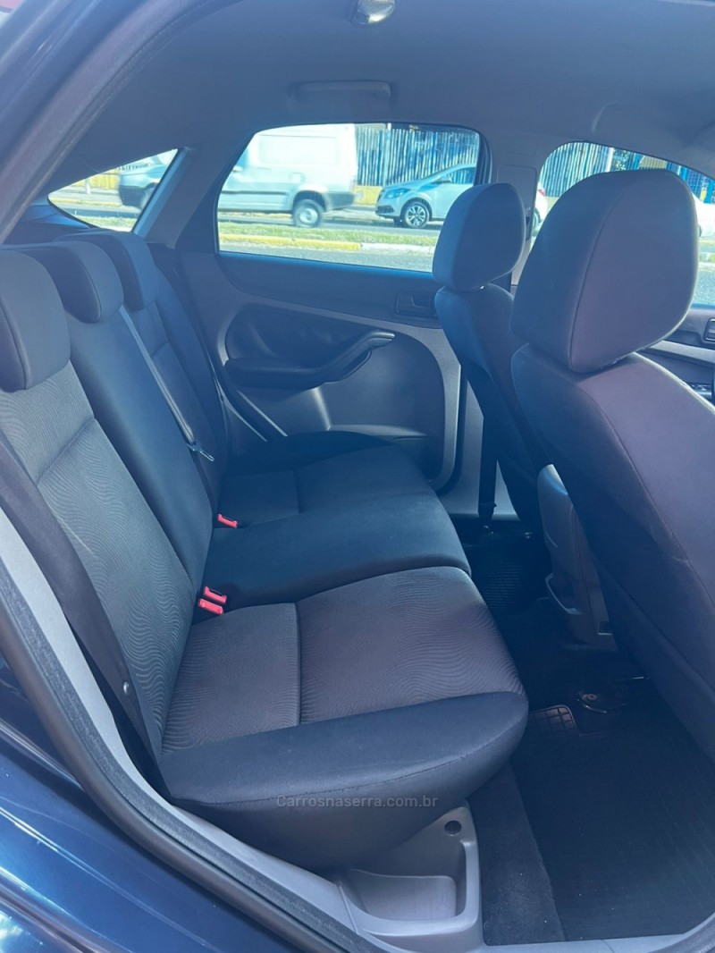 FOCUS 2.0 HA 16V GASOLINA 4P MANUAL - 2011 - PAROBé
