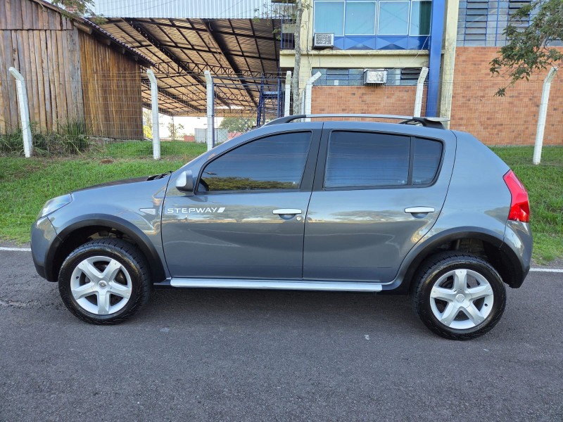 SANDERO 1.6 STEPWAY 16V FLEX 4P MANUAL - 2011 - VENâNCIO AIRES