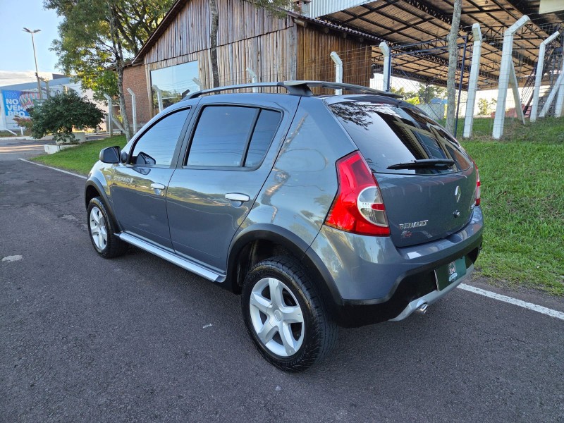 SANDERO 1.6 STEPWAY 16V FLEX 4P MANUAL - 2011 - VENâNCIO AIRES