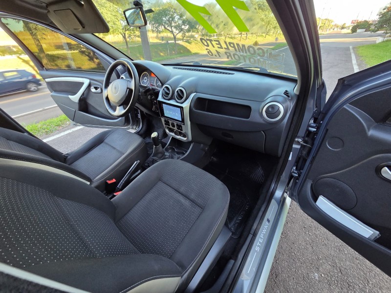 SANDERO 1.6 STEPWAY 16V FLEX 4P MANUAL - 2011 - VENâNCIO AIRES