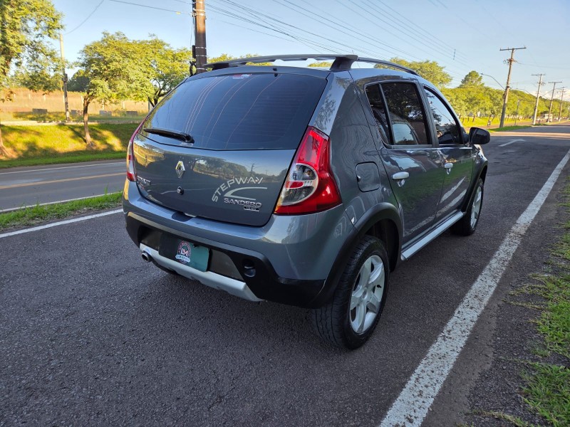 SANDERO 1.6 STEPWAY 16V FLEX 4P MANUAL - 2011 - VENâNCIO AIRES
