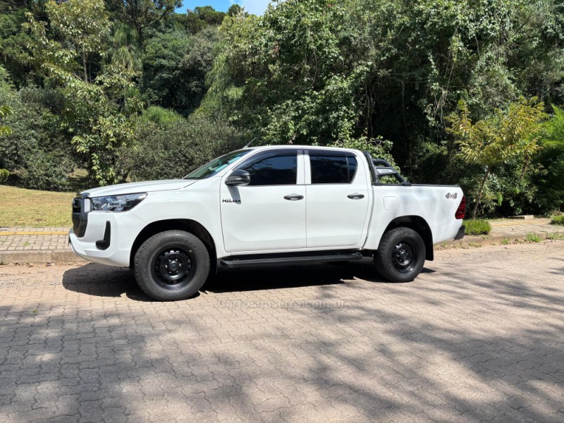 HILUX 2.8 STD 4X4 CD 16V DIESEL 4P MANUAL - 2024 - NOVA PETRóPOLIS