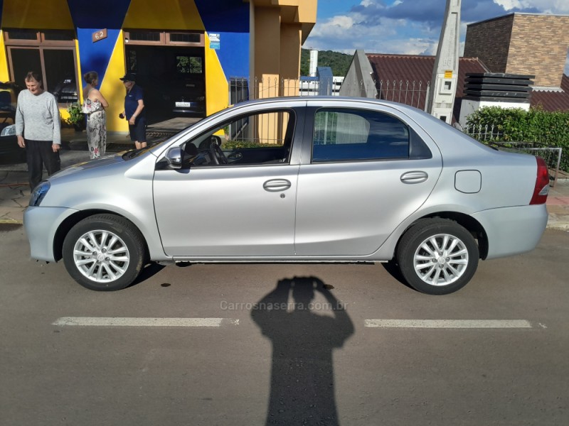 ETIOS 1.5 XLS SEDAN 16V FLEX 4P MANUAL - 2016 - NOVA PRATA