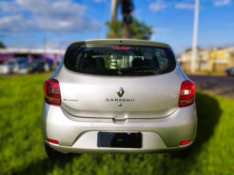 SANDERO 1.0 AUTHENTIQUE 16V FLEX 4P MANUAL - 2016 - NOVO HAMBURGO