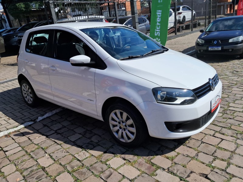 FOX 1.0 MI 8V FLEX 4P MANUAL - 2014 - CAXIAS DO SUL