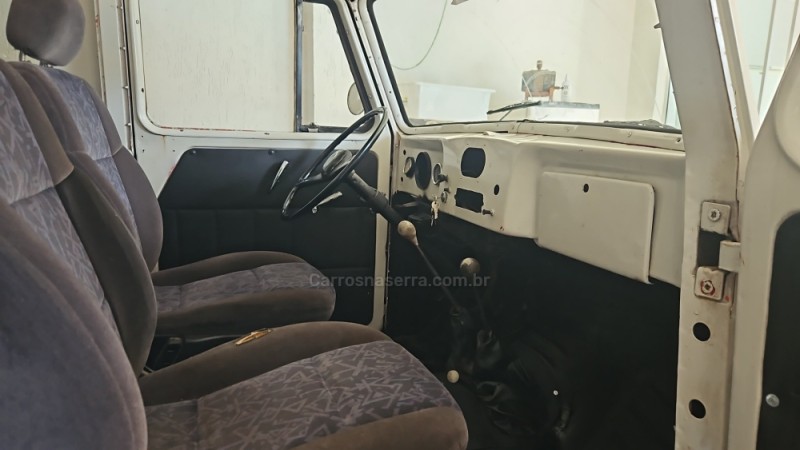 F-75 2.3 4X4 PICK-UP MANUAL - 1961 - GUAPORé