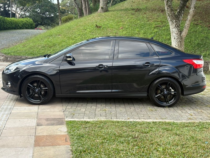 FOCUS 2.0 SE PLUS SEDAN 16V FLEX 4P AUTOMÁTICO - 2014 - FARROUPILHA