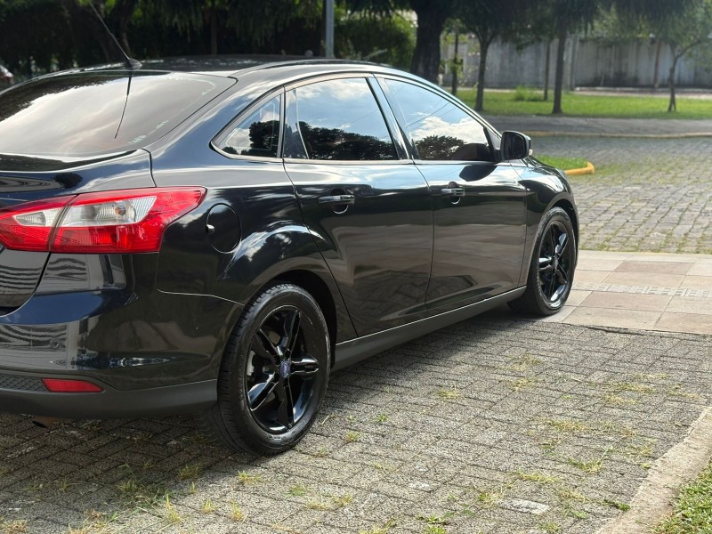 FOCUS 2.0 SE PLUS SEDAN 16V FLEX 4P AUTOMÁTICO - 2014 - FARROUPILHA