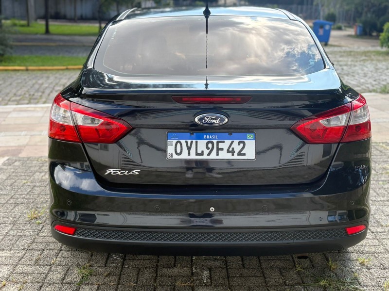 FOCUS 2.0 SE PLUS SEDAN 16V FLEX 4P AUTOMÁTICO - 2014 - FARROUPILHA
