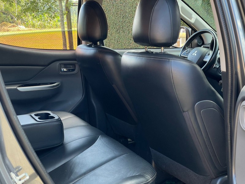 L200 TRITON 2.4 HPE-S SPORT 4X4 CD 16V DIESEL 4P AUTOMÁTICO - 2017 - FARROUPILHA