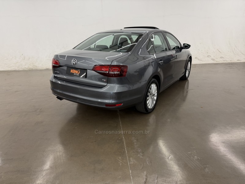 JETTA 1.4 16V TSI COMFORTLINE GASOLINA 4P TIPTRONIC - 2017 - CAXIAS DO SUL