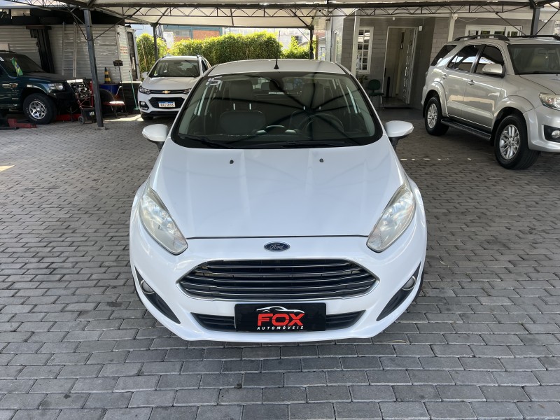 FIESTA 1.6 TITANIUM HATCH 16V FLEX 4P AUTOMÁTICO - 2015 - CAXIAS DO SUL
