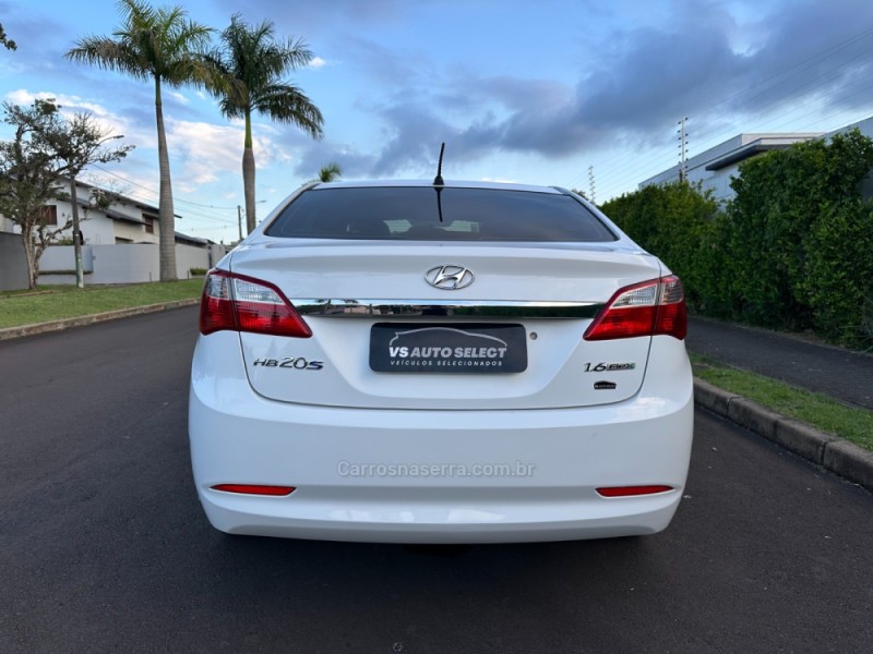 HB20S 1.6 COMFORT PLUS 16V FLEX 4P MANUAL - 2015 - SãO LEOPOLDO