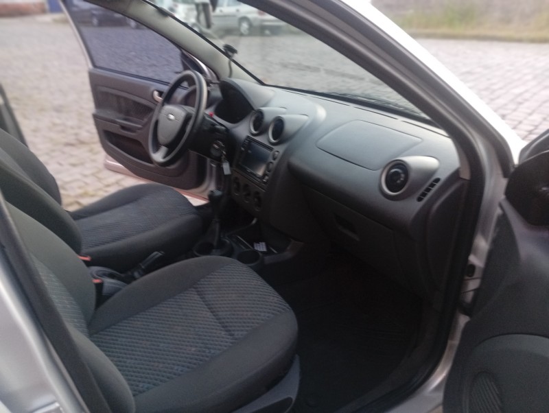 FIESTA 1.0 ROCAM HATCH 8V FLEX 4P MANUAL - 2005 - CAXIAS DO SUL