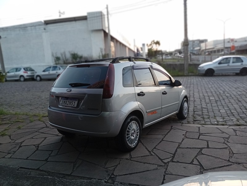 FIESTA 1.0 ROCAM HATCH 8V FLEX 4P MANUAL - 2005 - CAXIAS DO SUL