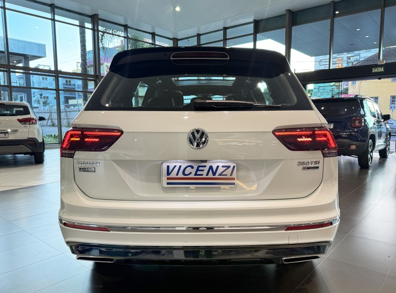 TIGUAN 2.0 ALLSPACE R-LINE 350 TSI 4X4 GASOLINA 4P - 2018 - FARROUPILHA