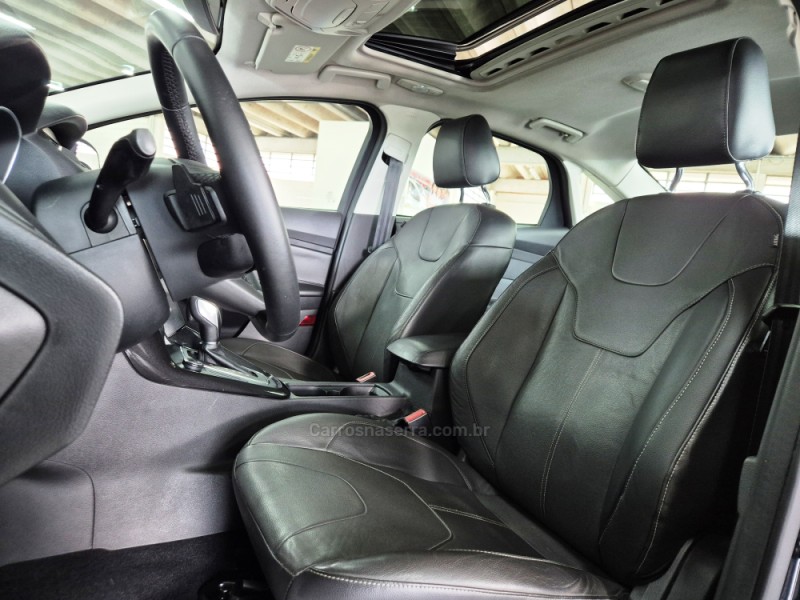 FOCUS 2.0 TITANIUM FASTBACK 16V FLEX 4P AUTOMÁTICO - 2017 - CAXIAS DO SUL