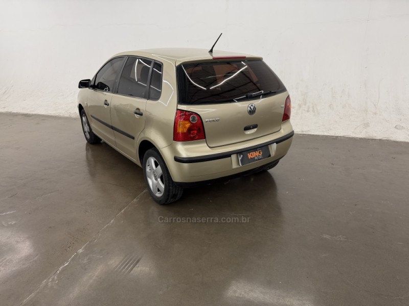 POLO 1.6 MI 8V E-FLEX 4P MANUAL - 2004 - CAXIAS DO SUL