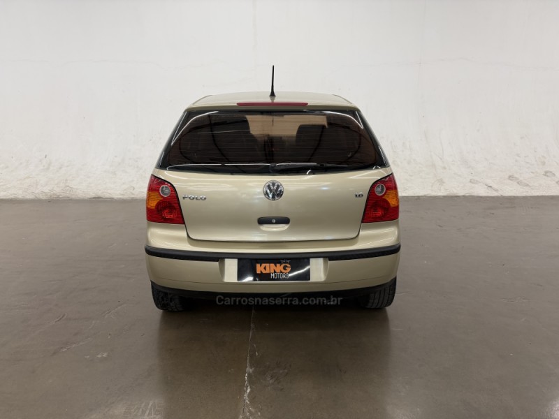 POLO 1.6 MI 8V E-FLEX 4P MANUAL - 2004 - CAXIAS DO SUL