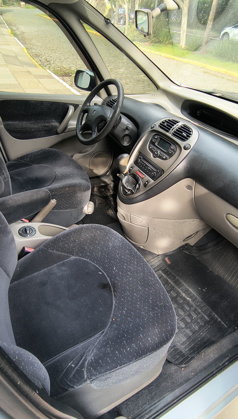 XSARA PICASSO 2.0 EXCLUSIVE 16V GASOLINA 4P MANUAL - 2003 - FARROUPILHA