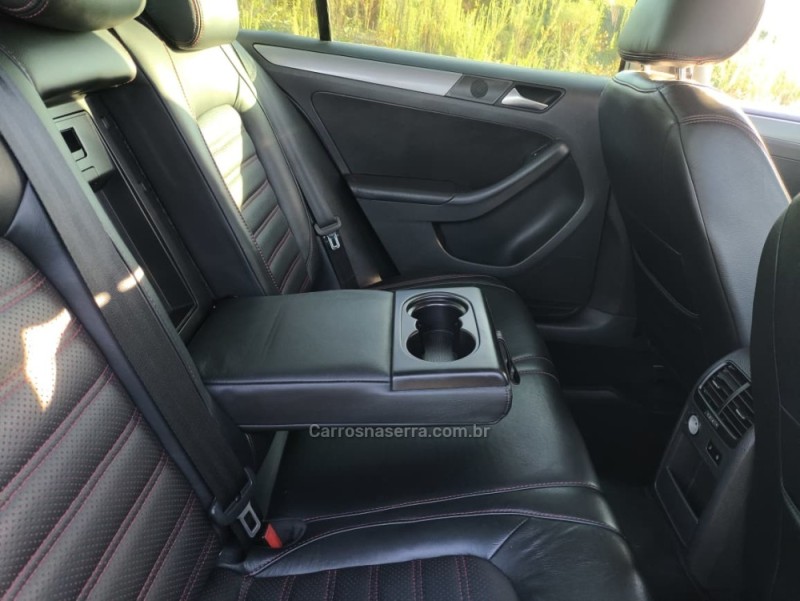 JETTA 2.0 TSI DSG HIGHLINE 200CV GASOLINA 4P AUTOMÁTICO - 2013 - CAXIAS DO SUL