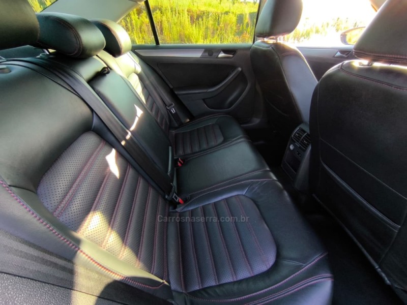JETTA 2.0 TSI DSG HIGHLINE 200CV GASOLINA 4P AUTOMÁTICO - 2013 - CAXIAS DO SUL
