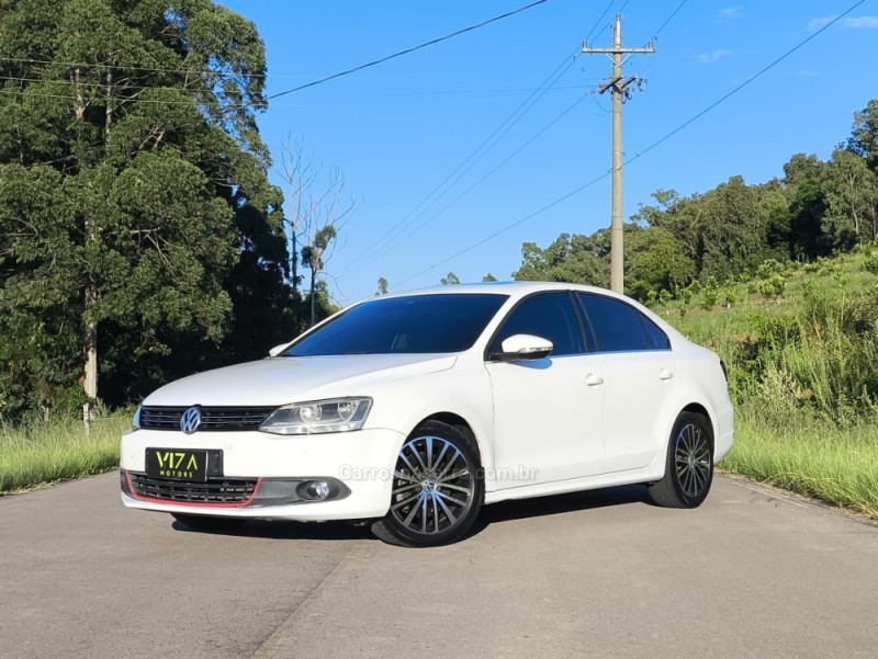 jetta 2.0 tsi dsg highline 200cv gasolina 4p automatico 2013 caxias do sul