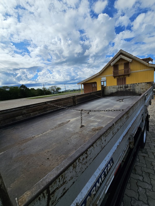 CARGO 815 E TURBO - 2011 - ANTôNIO PRADO