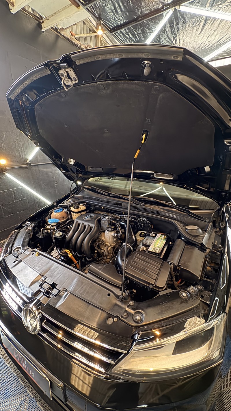 JETTA 2.0 COMFORTLINE FLEX 4P TIPTRONIC - 2015 - CAXIAS DO SUL