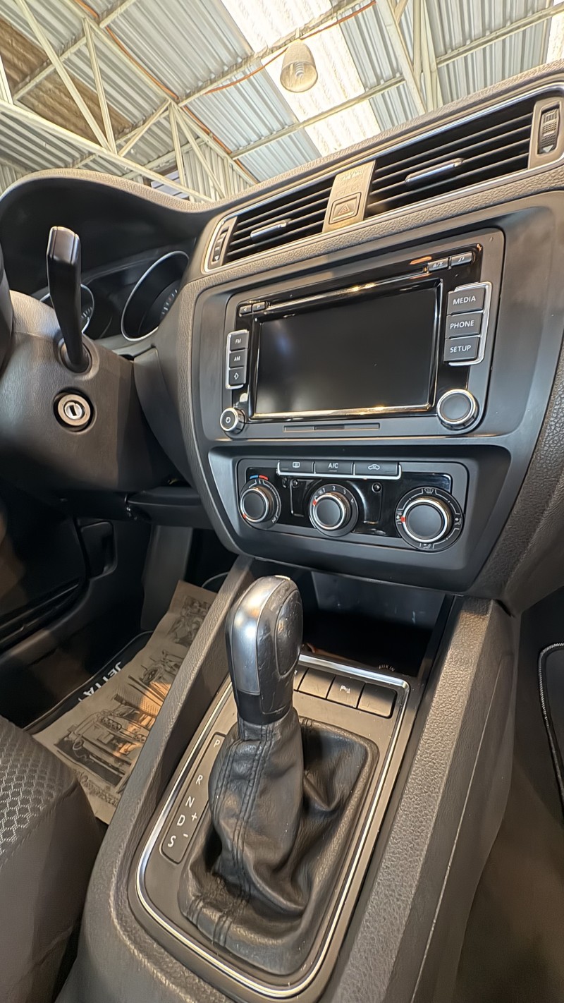 JETTA 2.0 COMFORTLINE FLEX 4P TIPTRONIC - 2015 - CAXIAS DO SUL