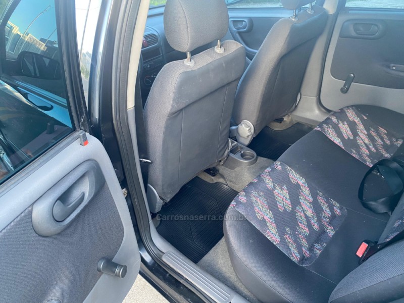 CORSA 1.0 MPFI JOY 8V GASOLINA 4P MANUAL - 2005 - CAXIAS DO SUL