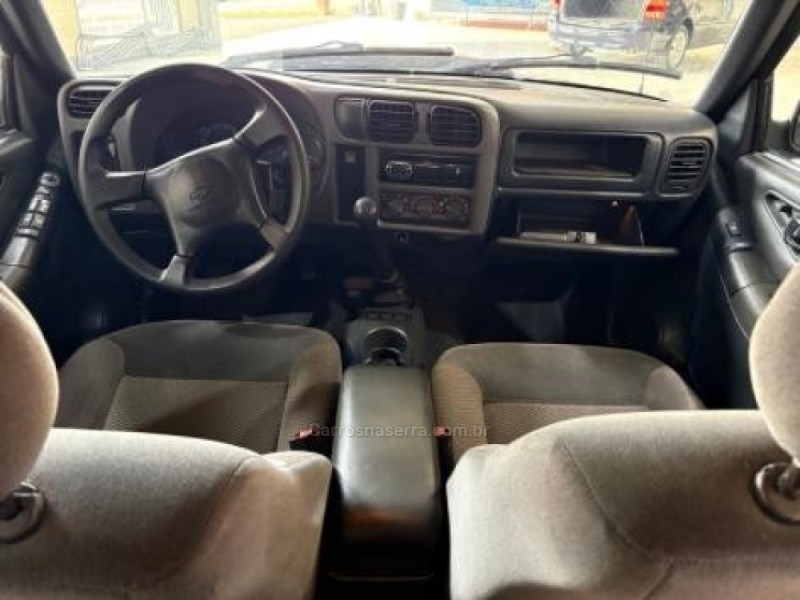 S10 2.4 MPFI RODEIO 4X2 CD 8V FLEX 4P MANUAL - 2011 - CAXIAS DO SUL