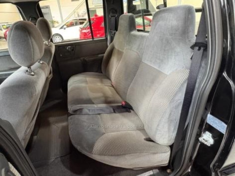 S10 2.4 MPFI RODEIO 4X2 CD 8V FLEX 4P MANUAL - 2011 - CAXIAS DO SUL